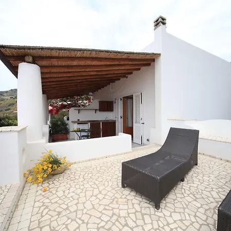 Enrica - Aeolian Charme מלון ליפארי