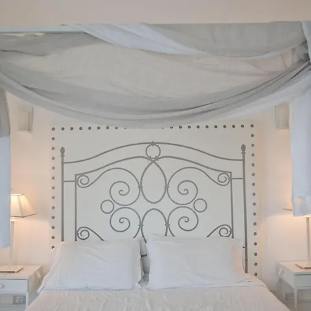 Enrica - Aeolian Charme Hotel Città di Lipari