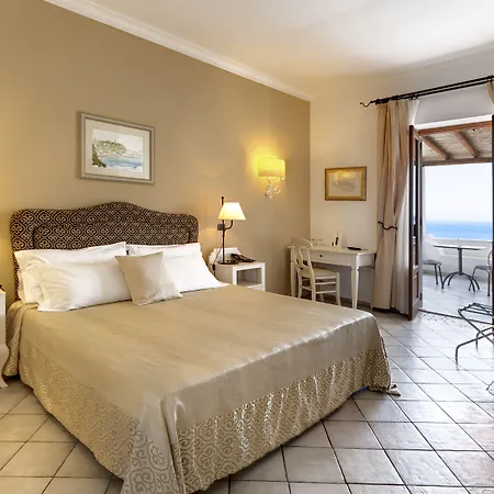 Enrica - Aeolian Charme Szálloda Lipari