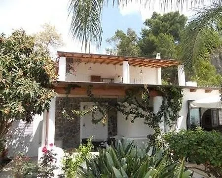 Enrica - Aeolian Charme Hotel Città di Lipari